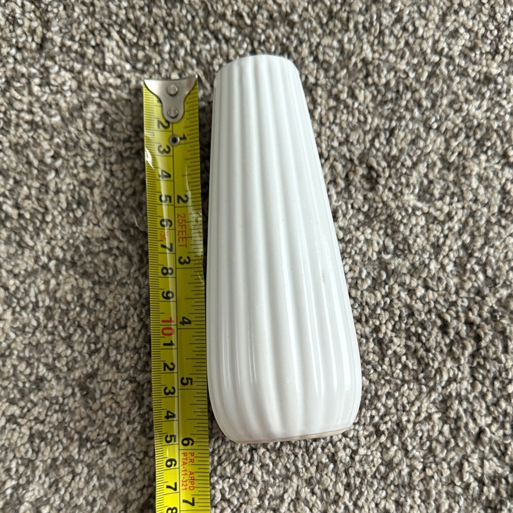 Modern White Ribbed Vase Set - Picture 2 of 2